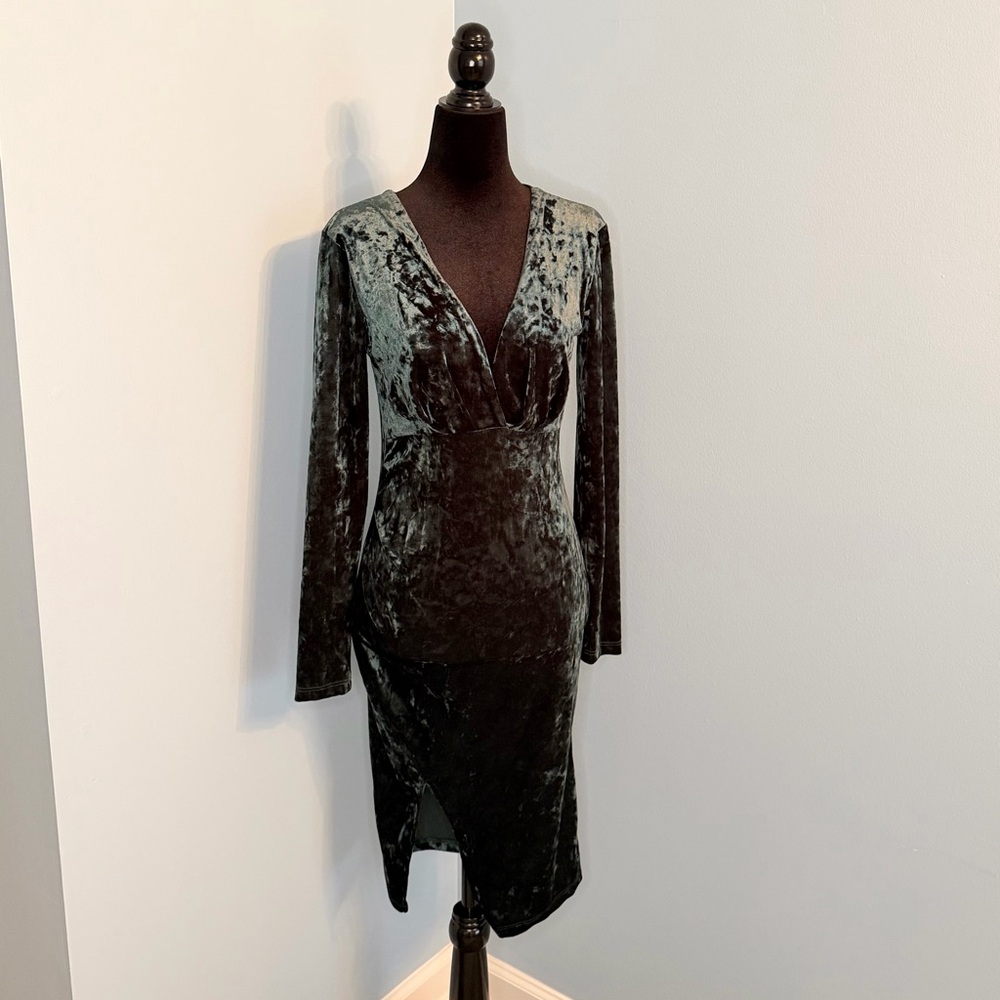 Crushed velour dress, green dress, bodycon midi, v neck dress, evening dress